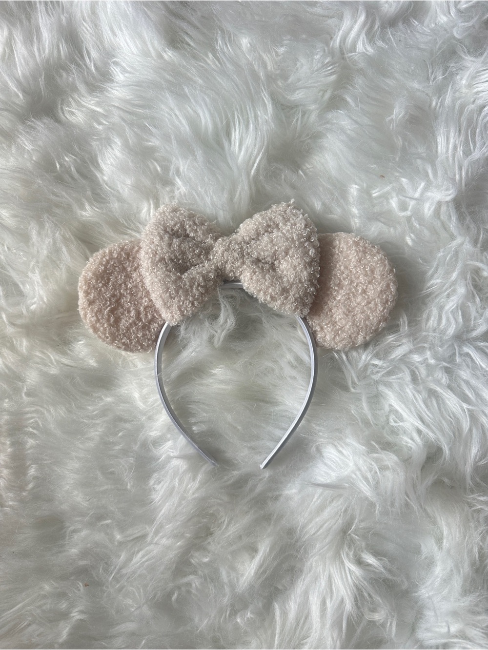 Minnie Mouse Fuzzy Fleece Headband  - Off-White Mouse Ears & Bow Headband